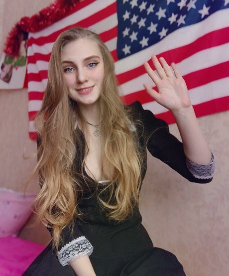 Girl Valerie high quality star pics