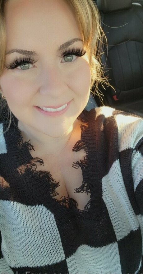 piggielovencock star nude galleries