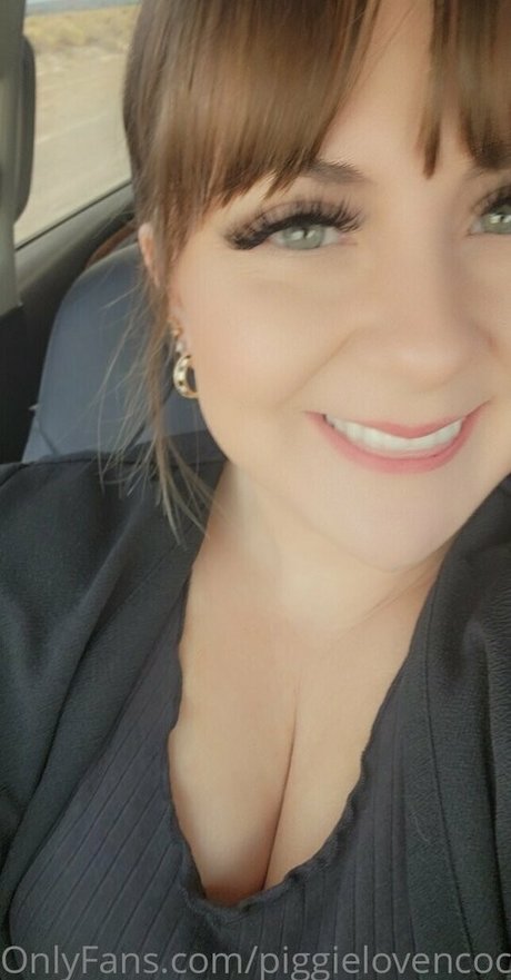 piggielovencock model erotic img