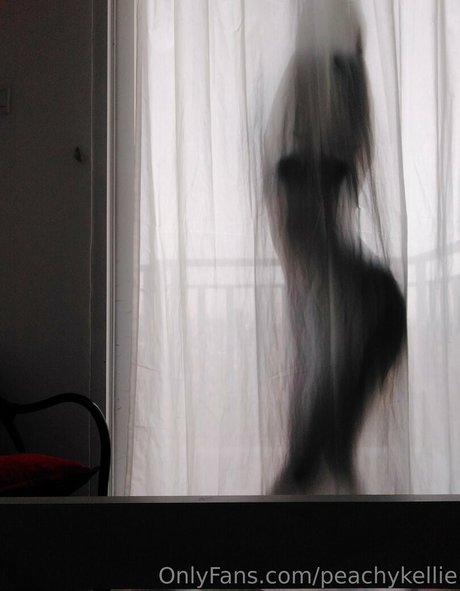 peachykellie star top picture