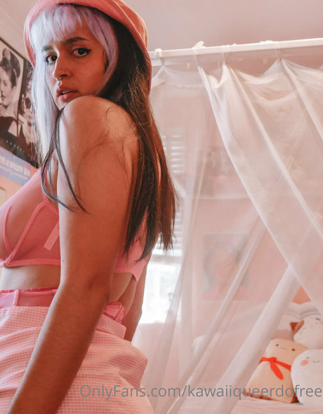 kawaiiqueerdofree star nude pictures