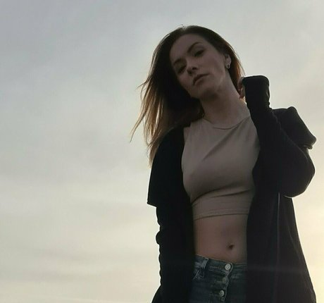 satajones sexy actress images