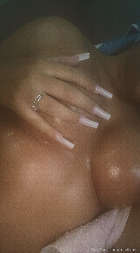 madixmcc star hot image