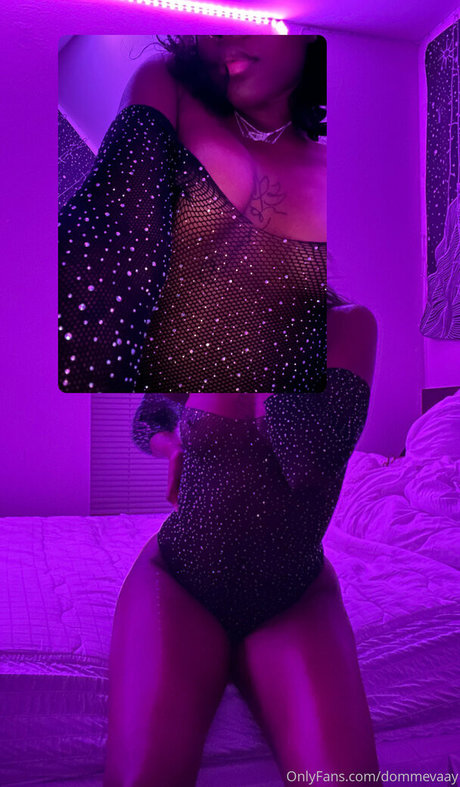 dommevaay hot model pictures