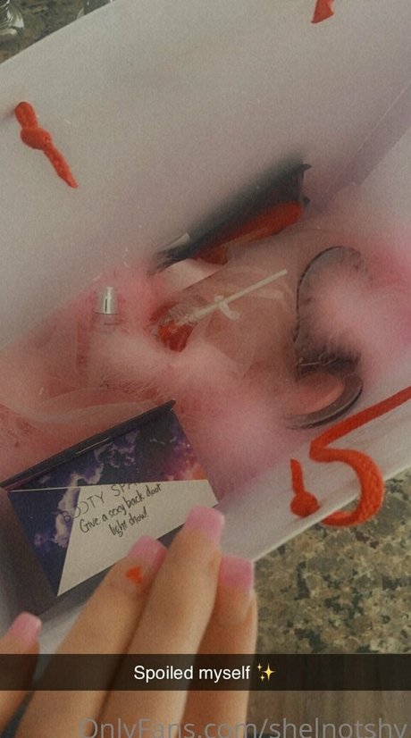 shelnotshy top actress gallery