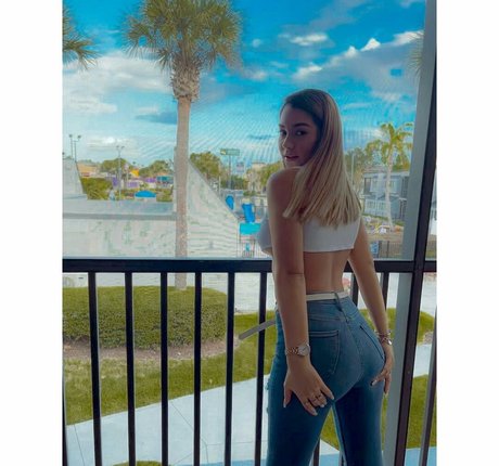 Dale08gc pornographic actress image