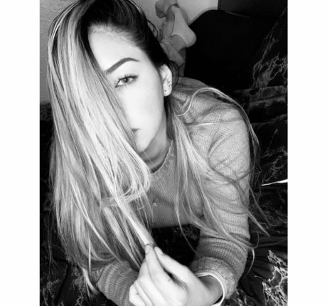 Dale08gc naked star gallery