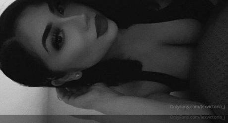 lexvictoria j erotic model photo