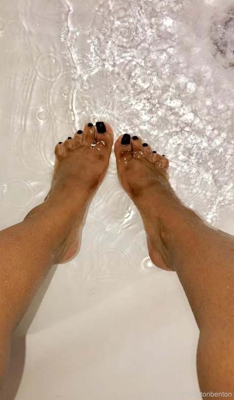 Layton Benton model free photo