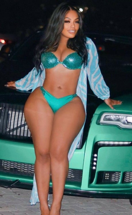 IAmThomasina perfect model gallery