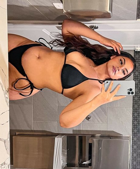 influencer girls onlyfans pornographic pics