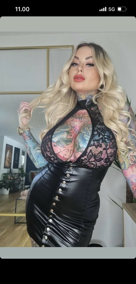 Nadia From Denmark naked pornstar image