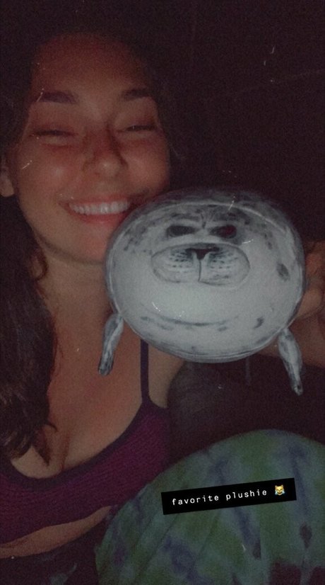 erinashfordofficial art pornstar image