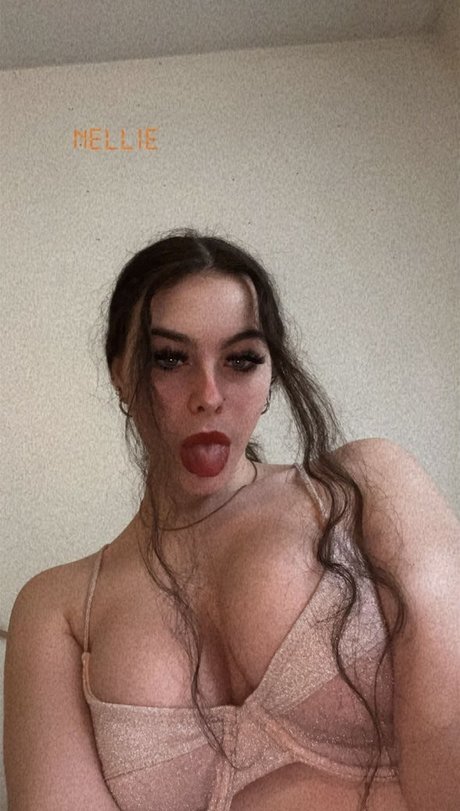 Nellie Edens model pretty img