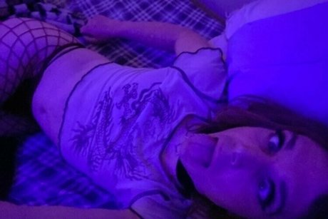 jizzyjennaa model nude picture