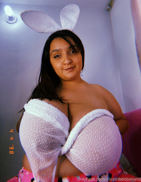 aliceinboobieland nudes star images