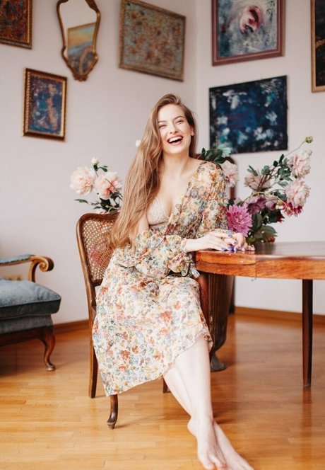 crazylayla high quality actress photo