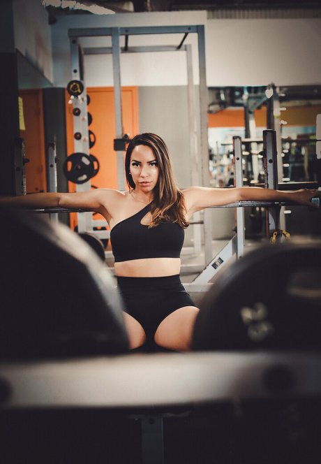 Andrea Boldbody pretty pornstar pictures