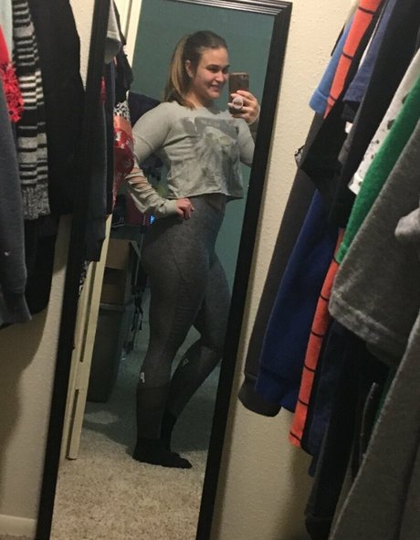 trophygirlfriendk erotic model pics