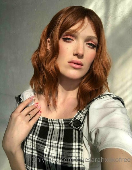 lovesarahxoxofree pornographic star pics