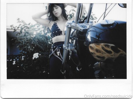 Reedsuicide model sex gallery