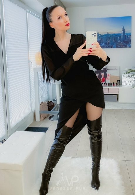 Miss Vanessa Pur porn star galleries