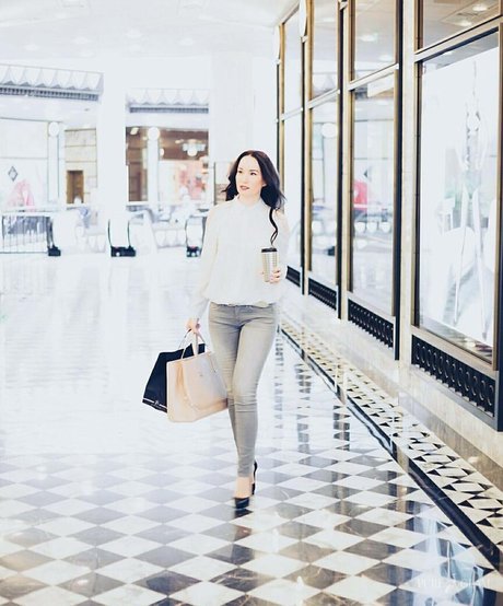 Miss Vanessa Pur model perfect img