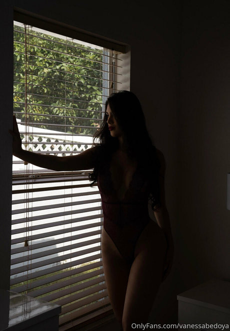 vanessabedoya erotic pornstar image