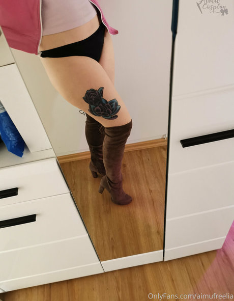 aimufreelia art model galleries