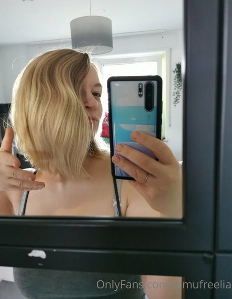 brunette wife onlyfans beautiful photos