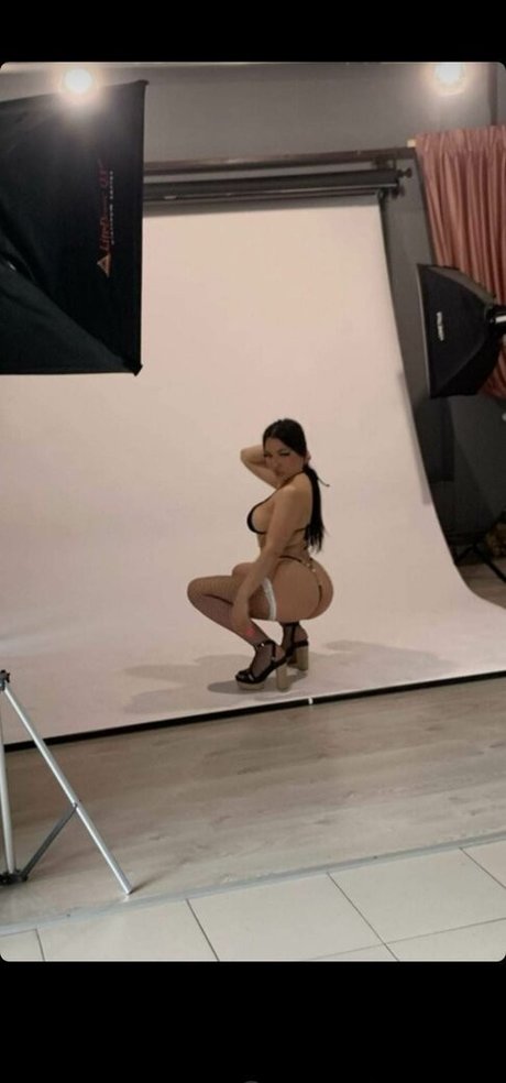 Natalia Bums exclusive model pic