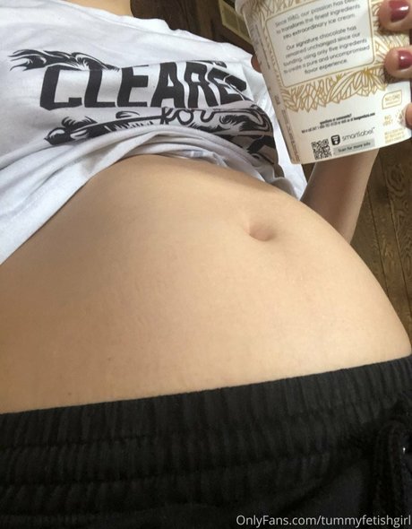 Lilly Brown art star pic