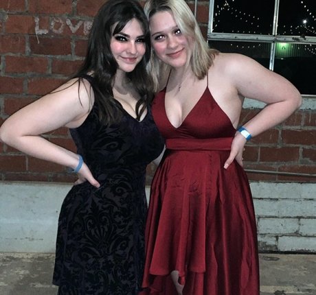 Sarah Lynne Marie star hot images