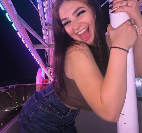 Sarah Lynne Marie hd actress picture