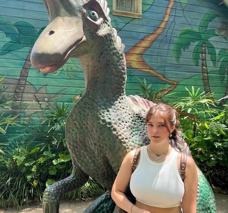 Sarah Lynne Marie pretty actress pictures