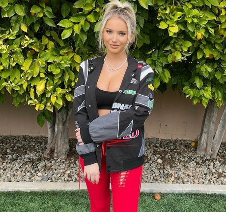 Chloe H hot pornstar photos