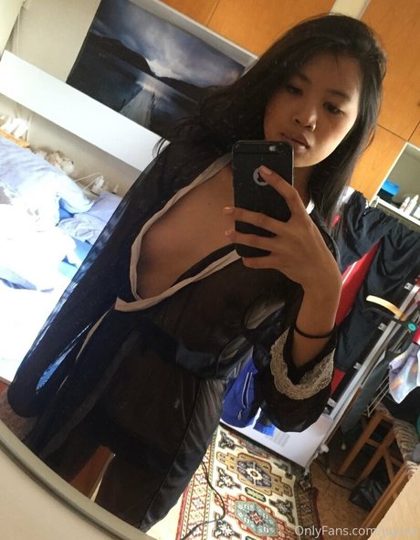 teen lesbian onlyfans top photo