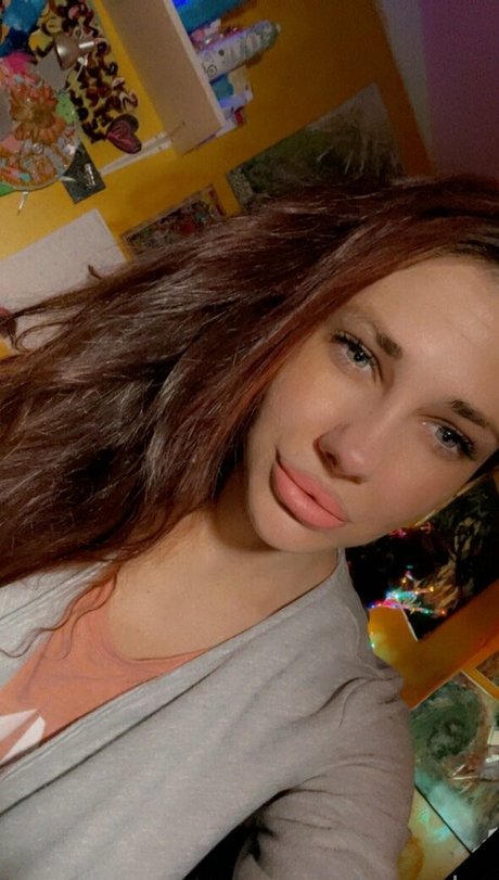 mature onlyfans pretty image