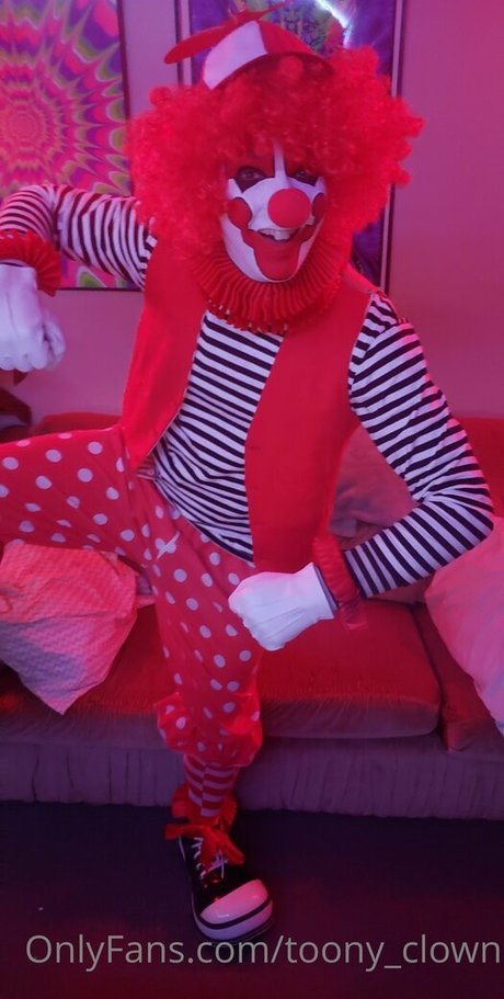 toony clown adult model pics