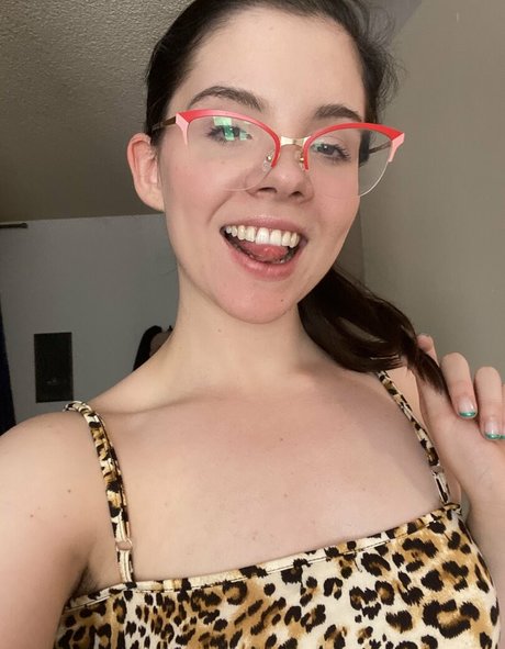 dandyindistress beautiful pornstar pic