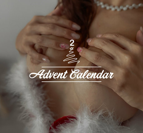 paolamoon model top picture