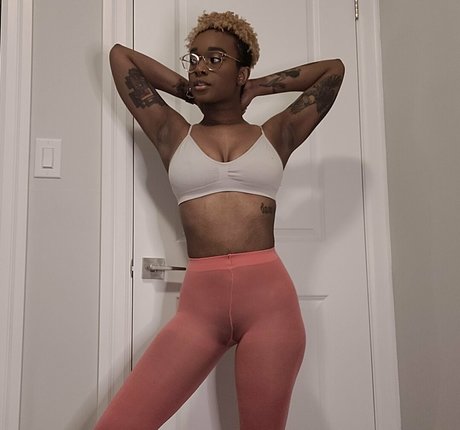 deedeebee96 star exclusive pictures