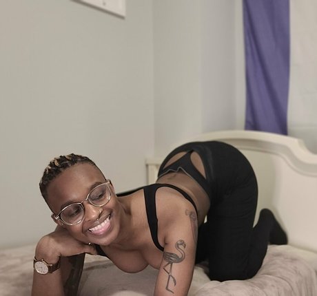 deedeebee96 model art img