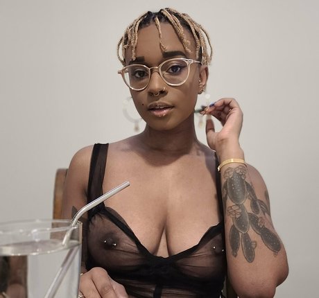 deedeebee96 star nude pictures