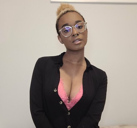 deedeebee96 model exclusive images