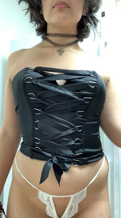 lovelylatinaxoxo pornstar xxx pics