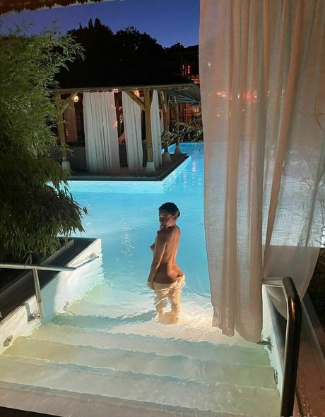 Gabby De Almeida Rinne beautiful star photo