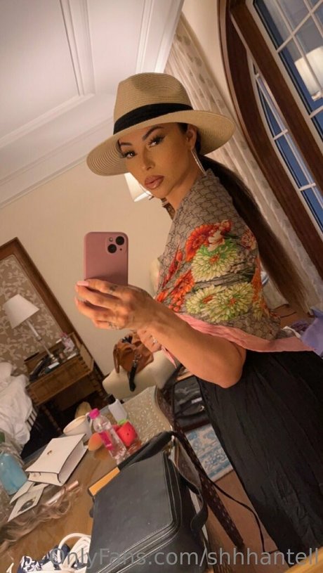 Shhhantell model nice picture