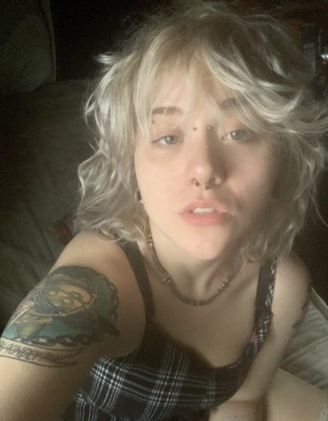 wuvspell erotic actress picture