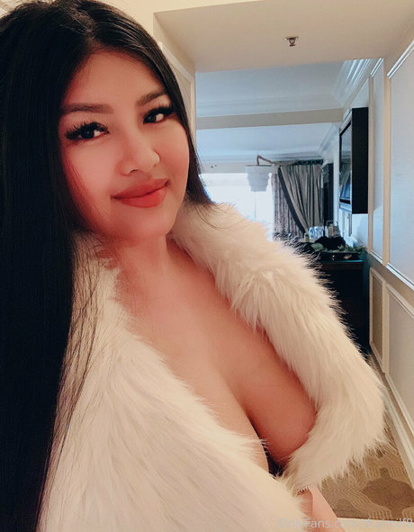 hooters onlyfans free nude images